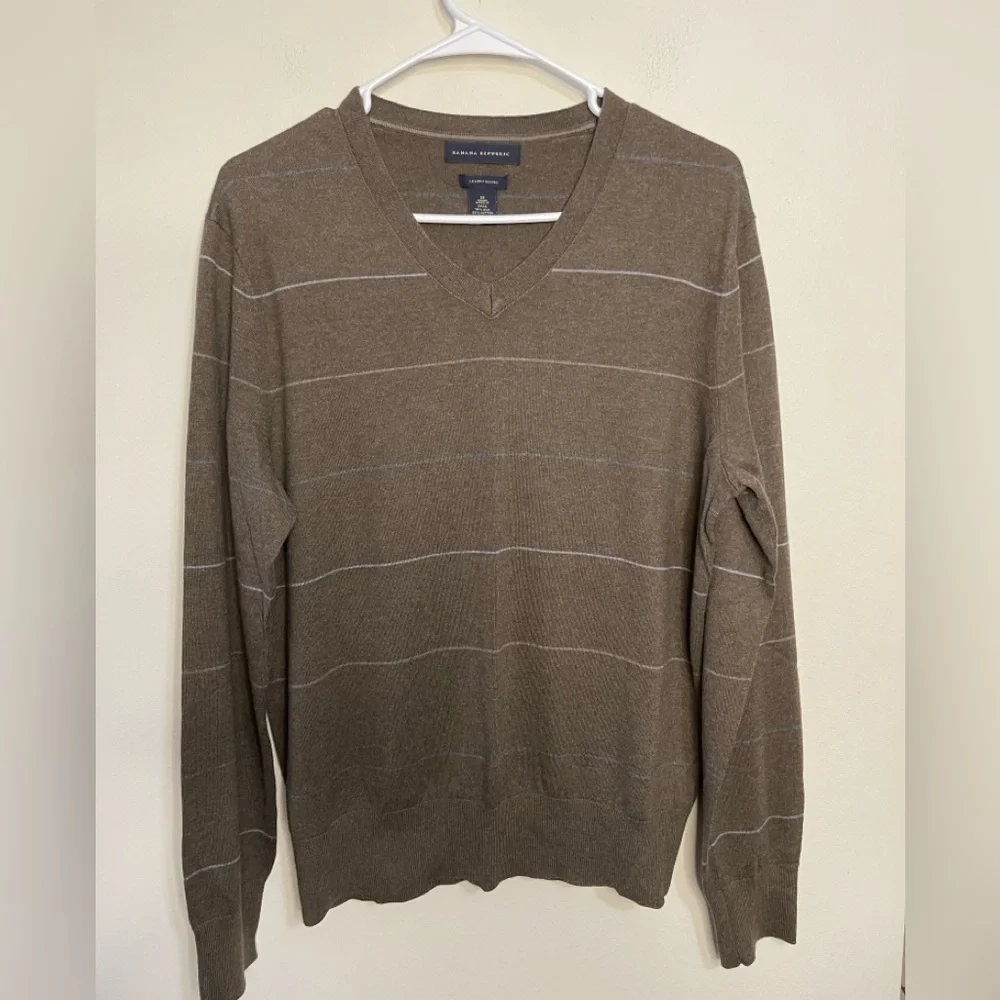 Banana Republic Men’s Silk & Cashmere Luxury Blend V- Neck Sweater Pullover Sz M
